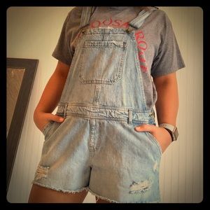 Short overalls